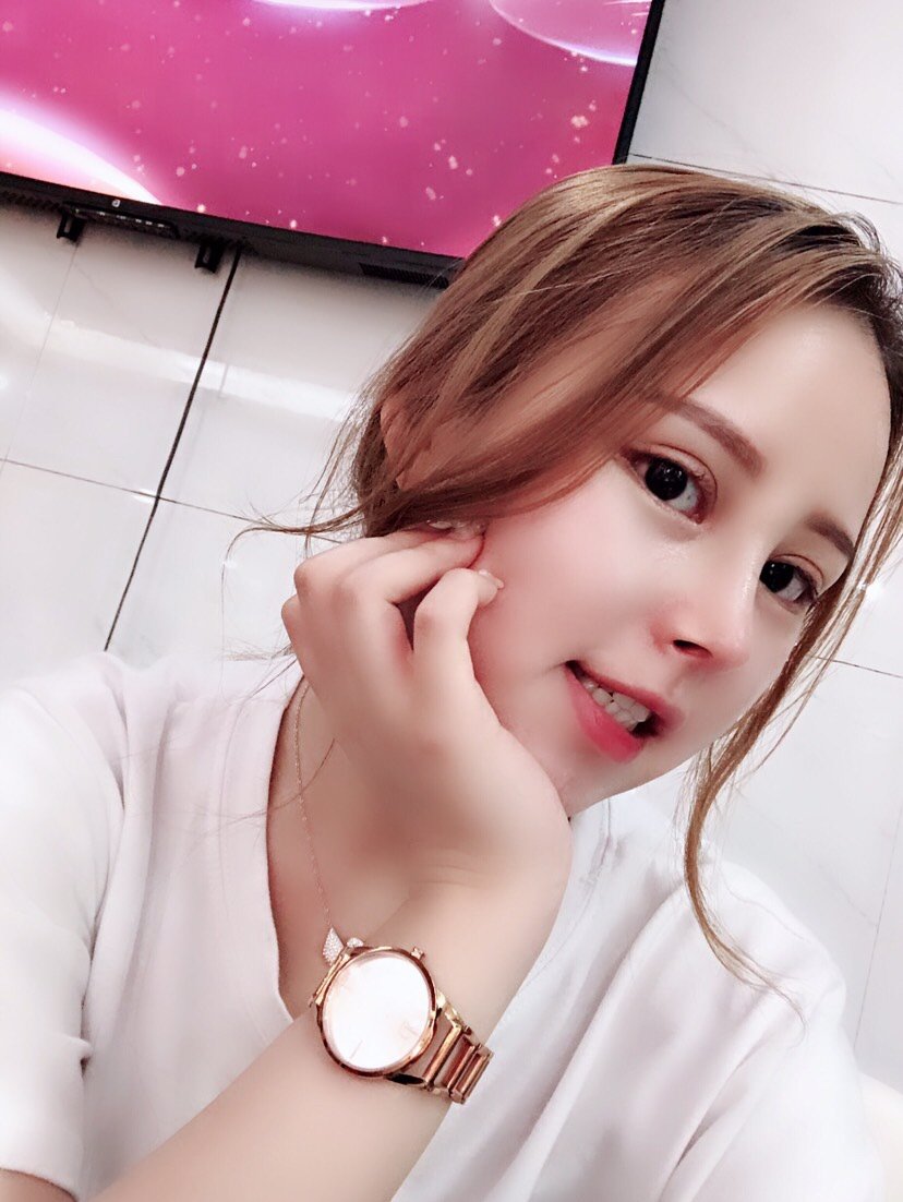 做了肋骨鼻子蛮尖的侧颜简直不能再美了