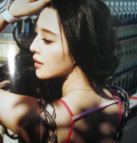 范爷是个不折不扣的大美人  侧脸依旧