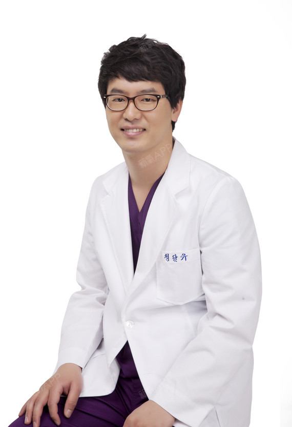 清潭优代表院长/整形外科专门医/医学博士 梁桐准院长