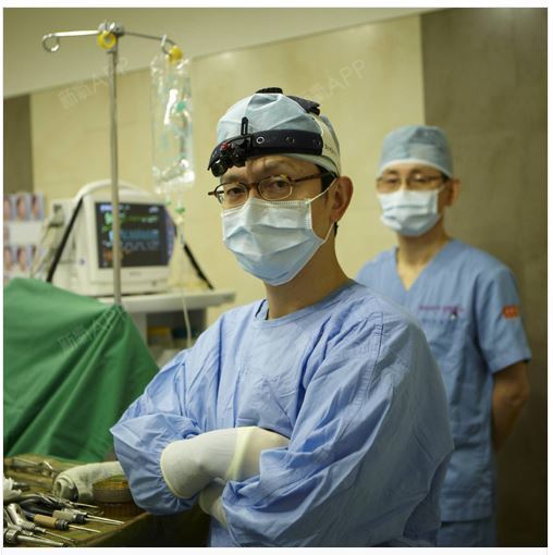 "  如果患上面部不对称或咬合不正等下颌疾病,面部的均衡被失去并对