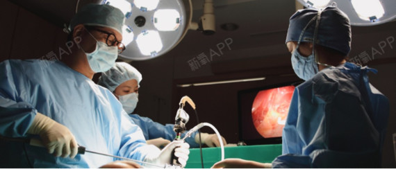 胸部缩小术! 在韩国migo整形外科医院找回自信!