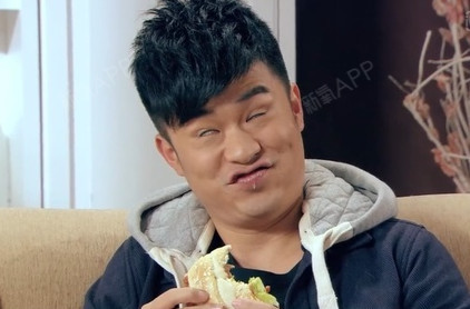 有人说 爱笑的人运气不会太差.是真的吗 那要看有没有得罪摄影师