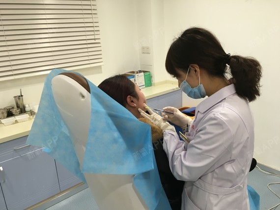 由于我咬肌比较大,一侧都分了4个点来注射,王娟医生手法很轻