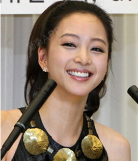 山形眉毛变成一字眉.