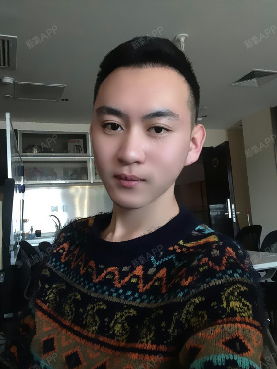 最近一直在忙工作的事 越到年底各种活动 可忙坏了我们这些设计