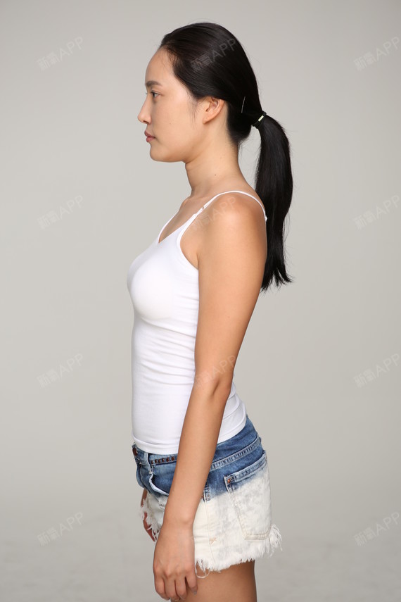 今天给大家分享一位做了轮廓三件套开眼角胸部手术的顾客