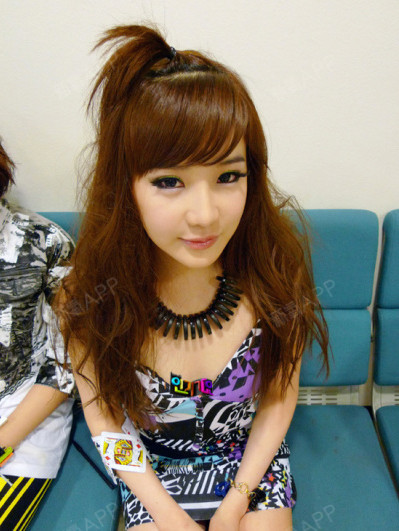 金真儿是gd的高中同学,但单恋两年未果.