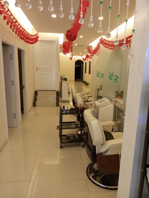 植发前我是1987年生人,还差二十多天就要过29岁生日了,到那时候植发也