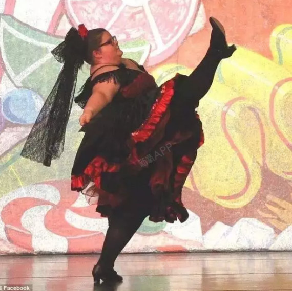 印度胖子跳舞表情包图片