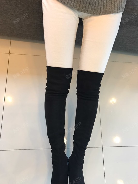 宝贝们要是和以前的我一样属于大腿肉比较多的情况的话可以考虑下抽脂