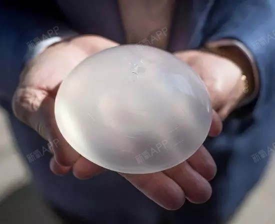 【爱美尔整形】隆胸用的假体,寿命有多长呢?