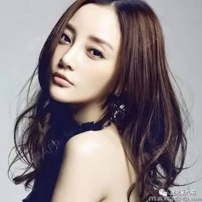 覆舟嘴 【唇形特点】嘴角下弯,整个嘴的形状就象一艘翻过来的小船