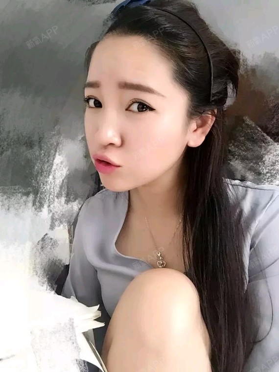 看看年轻的自己,青春洋溢的气息,当你感到了变老,你