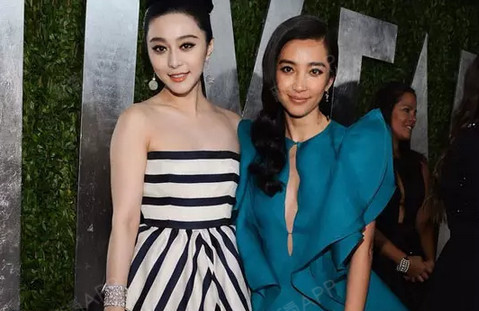 再来看看范爷和ab的肤色对比