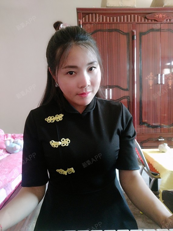 颧骨突出,脸部轮廓比较的宽大,给人的感觉就是女汉子,我就是传说中的