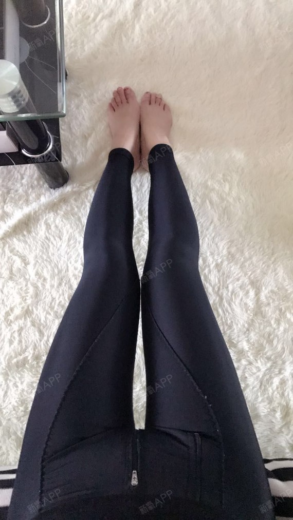 术后15天,大腿肿胀感没那么明显了,每天都穿着塑身裤,才开始觉得紧 