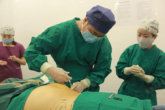 新氧- 氧气9775241505381827 | 背部吸脂 | 术后当自强 | 上海同城