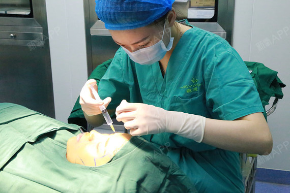 【长沙嘉悦莱自体脂肪填充全脸手术当天】