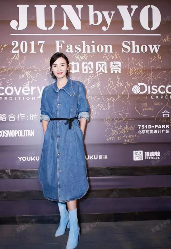 这两年焦糖色搭配不要太火,出个门上个街随_圈子-新氧美容整形