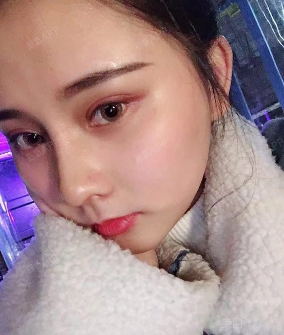 让我去做前台,给我开高工资被我拒绝了,想让我当花瓶想得美