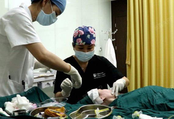 分享完了玻尿酸,我再来分享下我的线雕手术过程吧!