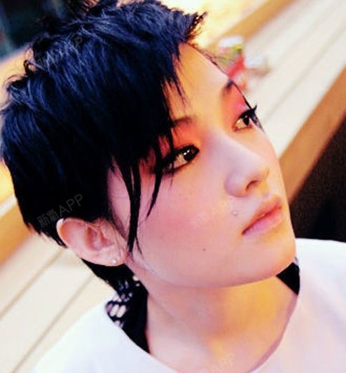 范晓萱很多年后回忆起来说:我用了十年去突破自己,在病情最严重的日子