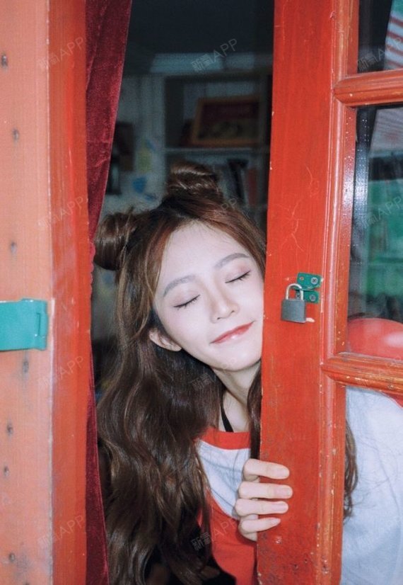 粉丝们又炸了,不过这次很多人站队焦可然,毕竟一旦搭上劈腿的人设