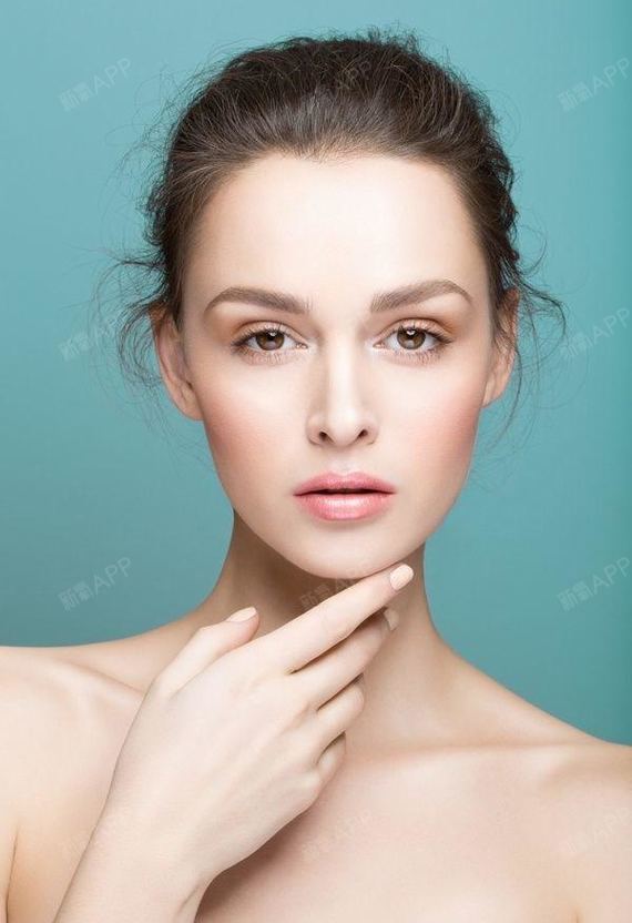 如何拥有完美下巴?