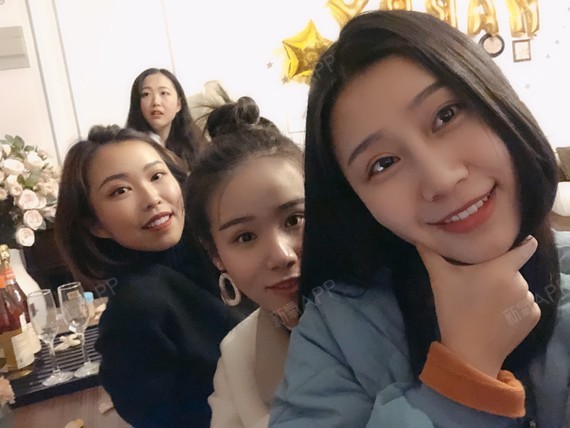 手术后两个半月啦朋友聚会美美美c位就是我我就是c位哈哈哈哈