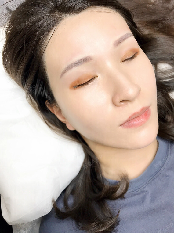 半永久纹眉好不好_效果图_氧气zn11r半永久纹眉术后第0天_新氧美容
