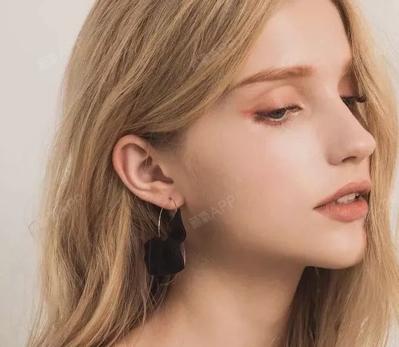 从侧颜瘫变侧颜杀,看小短鼻如何成功逆袭?