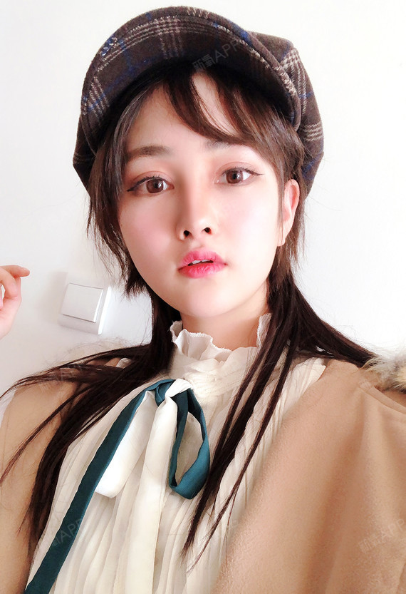 适合眉毛跟眼睛的距离适中,眼皮较薄,鹅蛋脸型的姐妹们. 3.