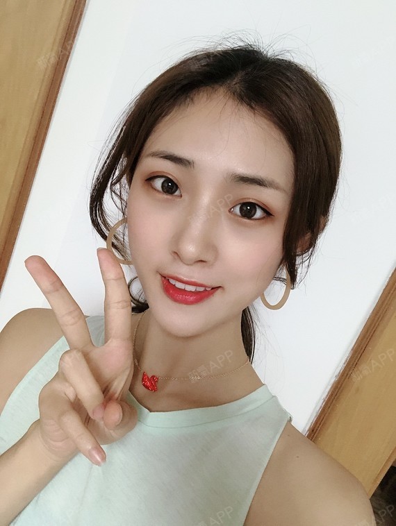 现在我的鼻子小巧笔直,端庄秀气,闺蜜说我是玲珑巴掌_圈子-新氧美容