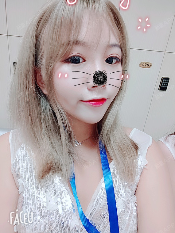 硅胶隆鼻好不好_效果图_氧气yacdt硅胶隆鼻术