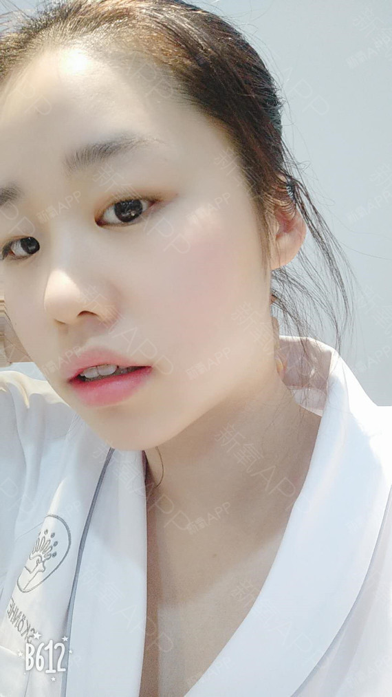 这两天上火了长了口腔溃疡,牙套又有点磨嘴,我的妈呀_圈子-新氧美容