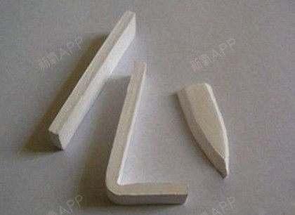 你好,感谢邀请。硅胶隆鼻和膨体隆鼻其实都是