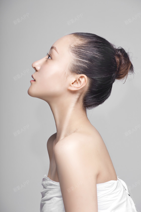 现在鼻子快一年啦,拍了一组写真,鼻子真的是面部之王,整个人气质都