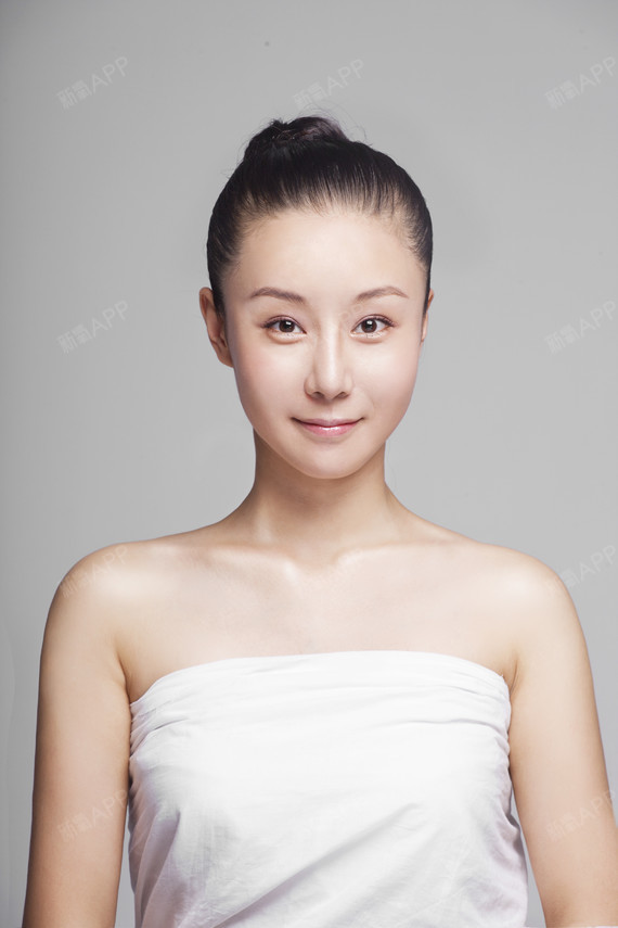 现在鼻子快一年啦拍了一组写真鼻子真的是面部之王整个人气质都提升了