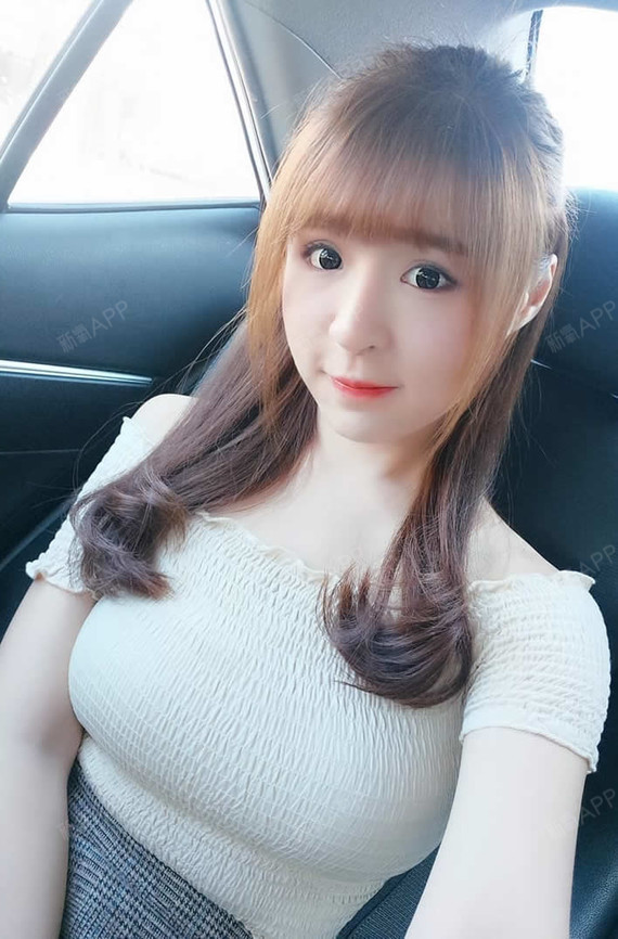 拆线之后胸一天比一天自然,假体隆胸一个半月,现在确_圈子-新氧美容