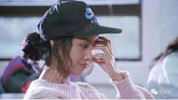 男生心中的白月光——紫霞仙子朱茵,也有一些轻微嘴突.