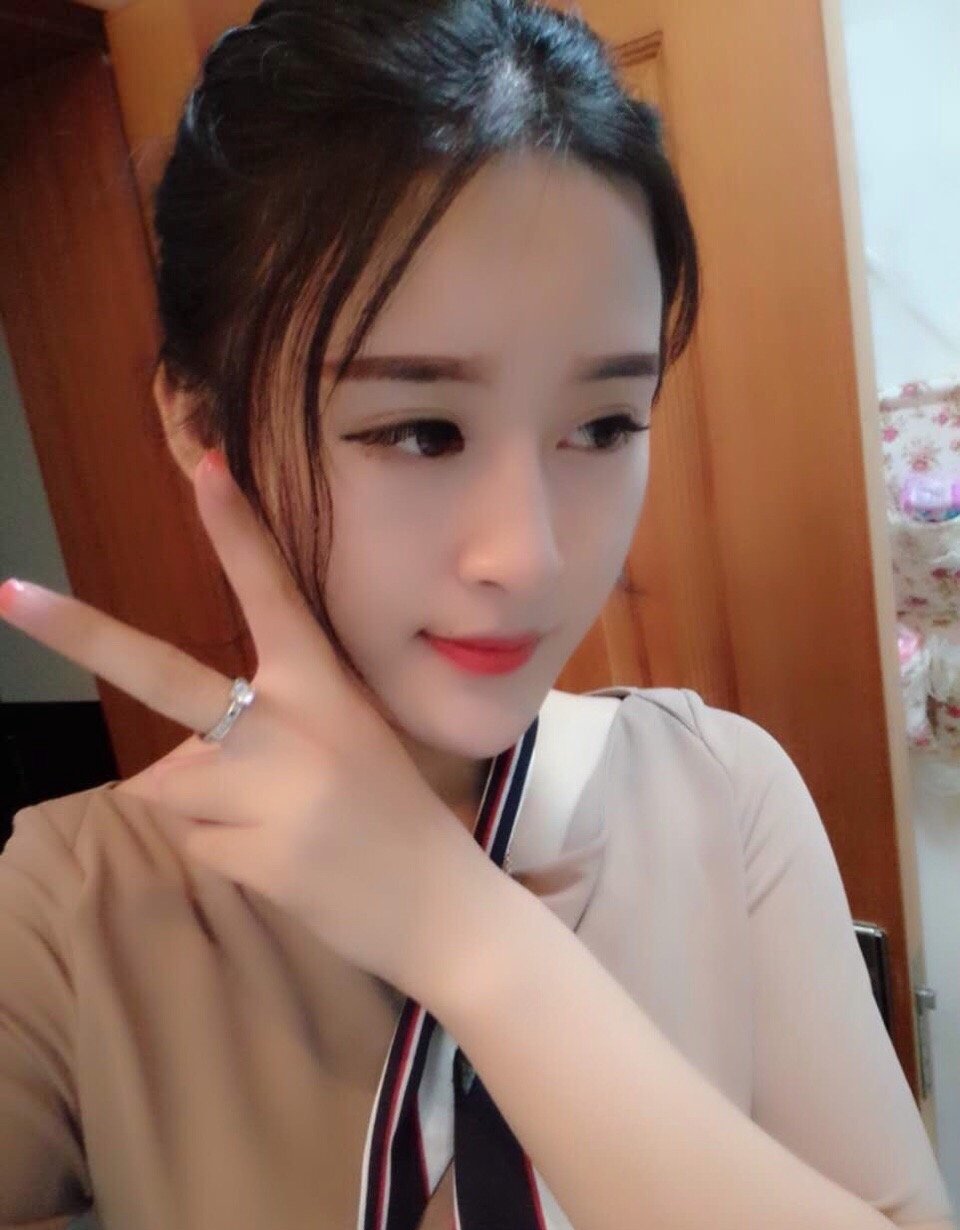 法国es伊思雅假体隆胸让我从一马平川到波涛汹涌