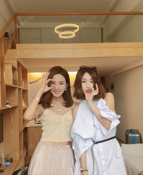 和朋友们一起去聚会,大家都说我脸变了很多,戴牙套还_圈子-新氧美容