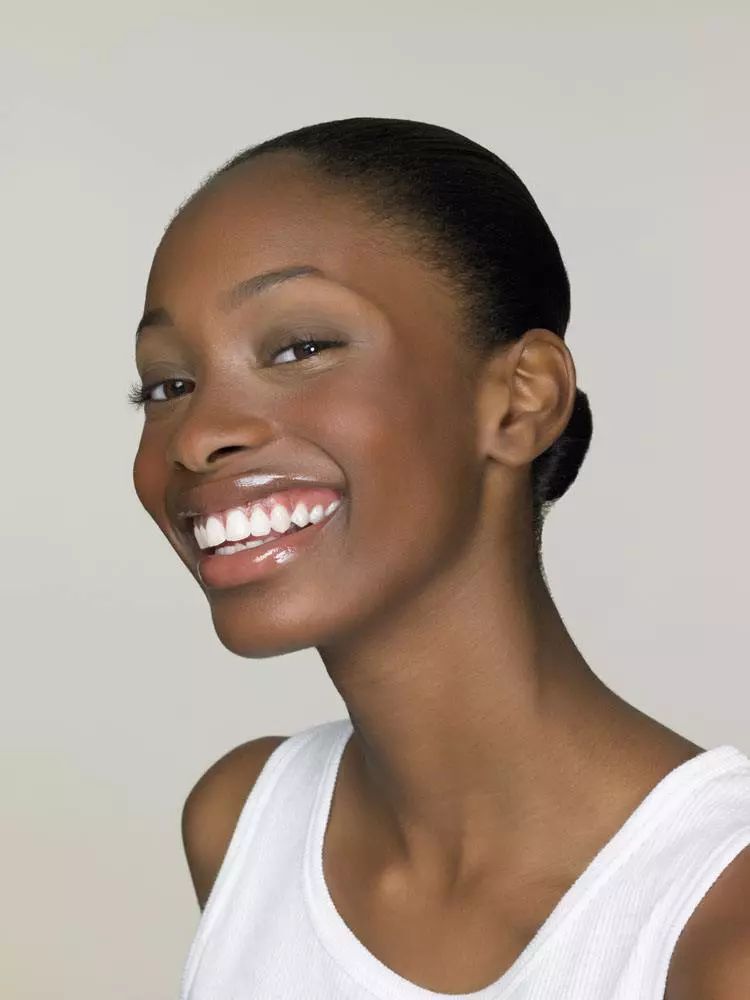 一口洁白,整齐的牙齿绝对会给人颜值加分!