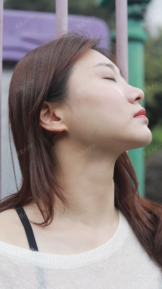 康康我白皙紧致的脖子~ 颈纹消失了,人看着就少女了诶