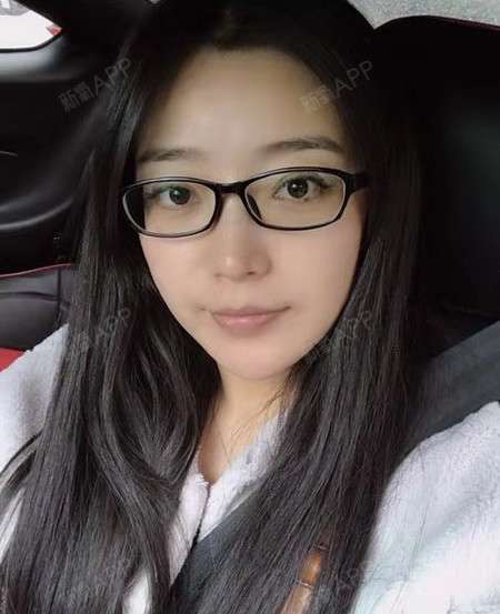 我的优点就是好看,缺点就是近视.