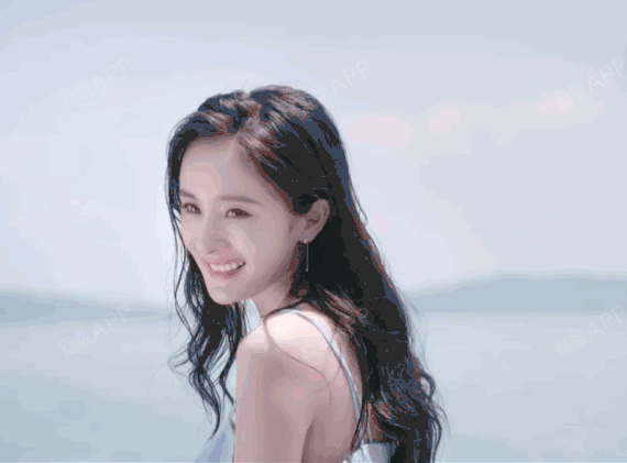 自从学会了杨幂的"八颗牙微笑",脸型都变美了!