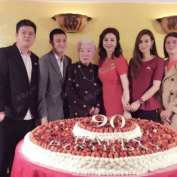 她的五个儿女也学有所长,各具特色:长子林孝贤毕业于全美第一的emba