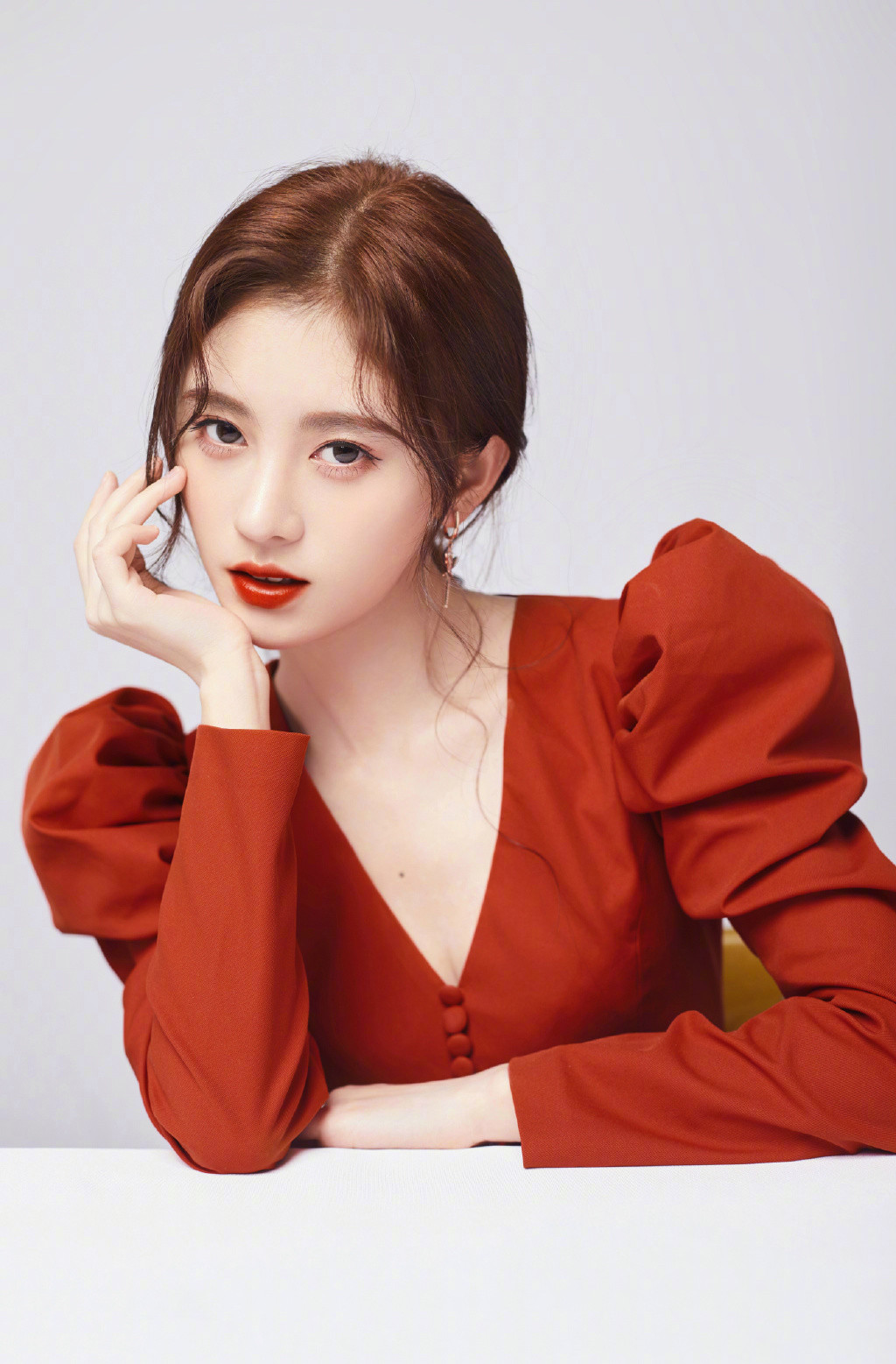 鞠婧祎如何从大众脸逆袭精致脸的?