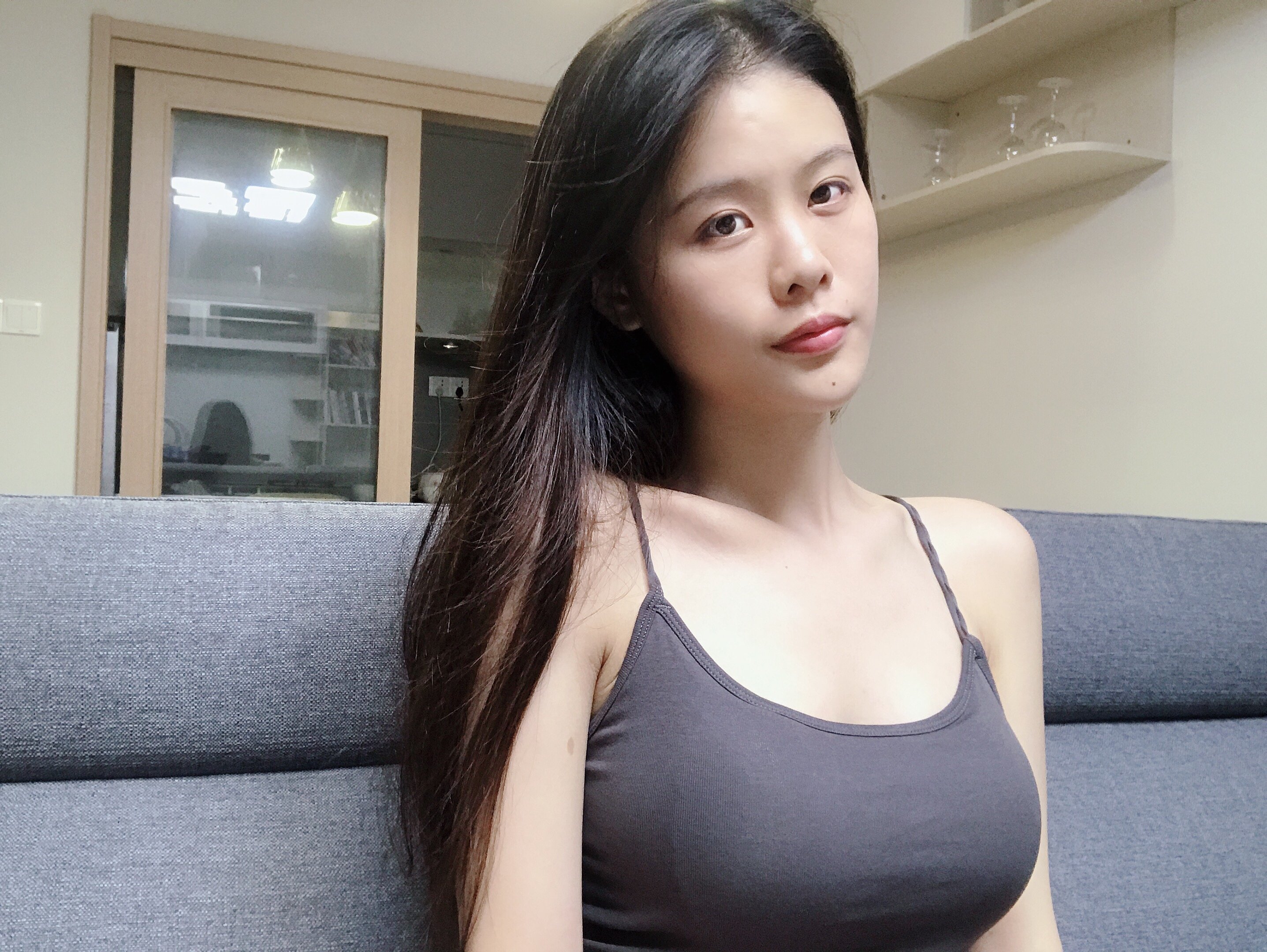 韩网热议！韩国女星透露自己做了隆胸手术？ - 哔哩哔哩