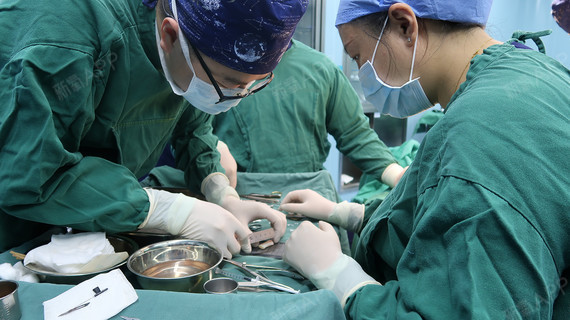 手术室啦～医生术前再次跟我沟通和划线了脸上要做_圈子-新氧美容整形